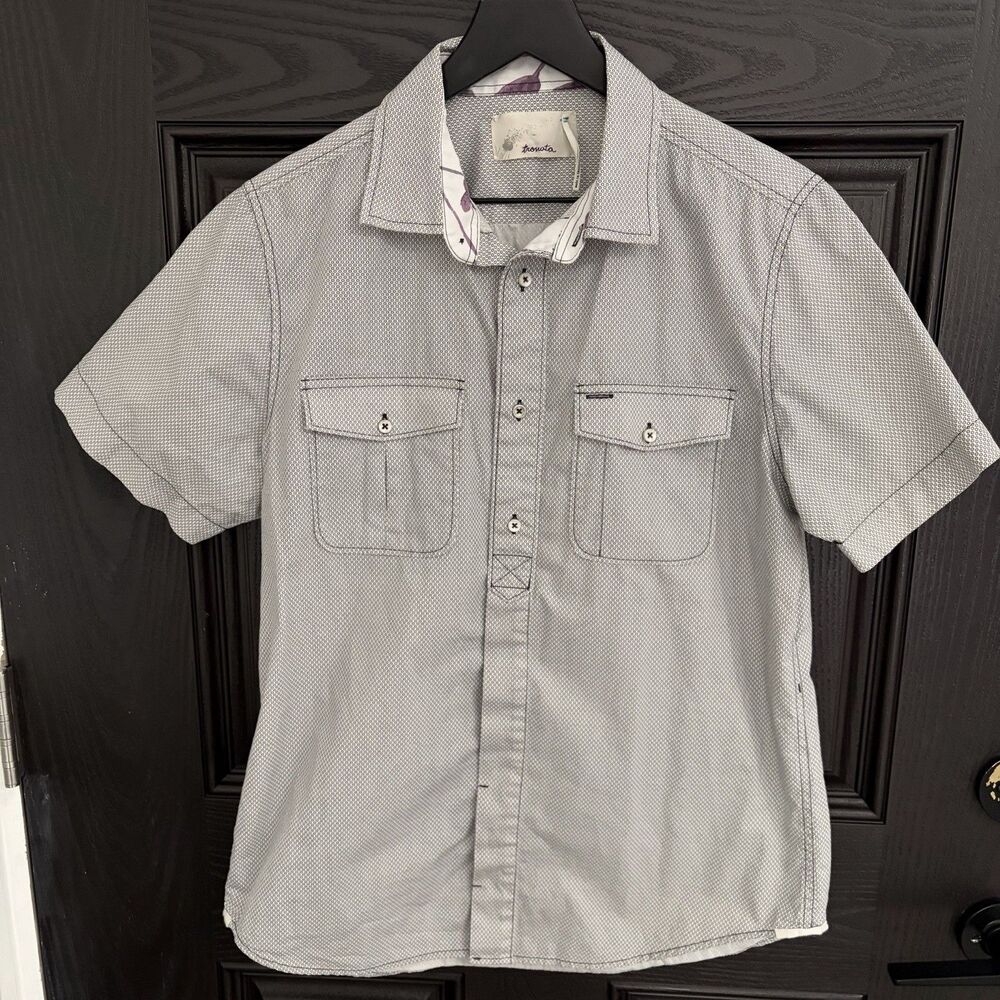 Trovata Button Up Mens Shirt Size M Cotton Short Sleeve Camping Grey